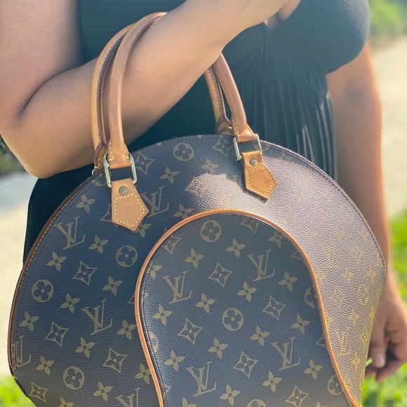 🚫SOLD🚫Authentic Louis Vuitton Ellipse MM Bag - Picture 4 of 16